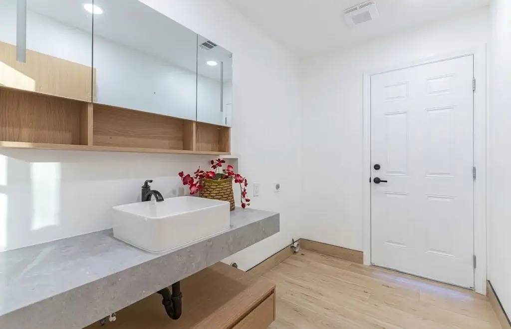 Bedroom with Modern Door